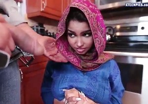 Hijab-wearing hoe wants that dick inside of her
